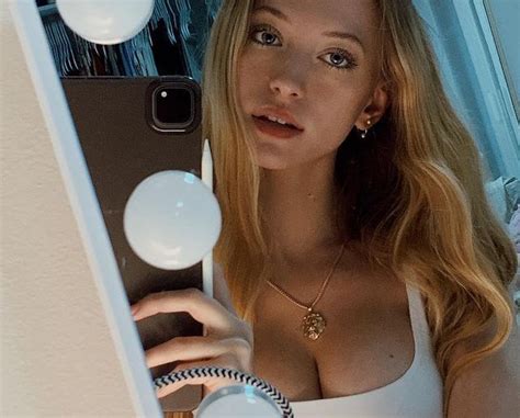 Sophia Diamond Selfie Mirror Selfie Instagram