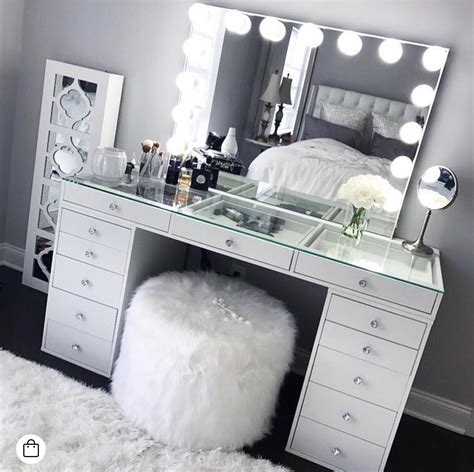 Pin By Sonia Ramirez On Vanitymakeup Room Bedroom Decor Bedroom