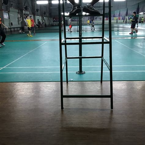 Founded by malaysian badminton enthusiast michael lee, michaels badminton academy started off with a dream to bring together badminton enthusiasts from different communities to share their passion for the lifestyle. Desa Petaling Badminton Court - Taman Desa Petaling ...