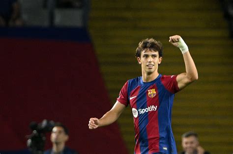 Recital De Jo O F Lix Na Goleada Do Barcelona