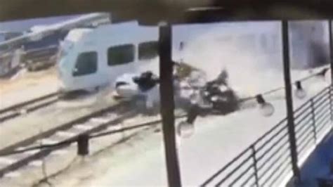 2 Dead After California Train Car Crash That Was Caught On Camera