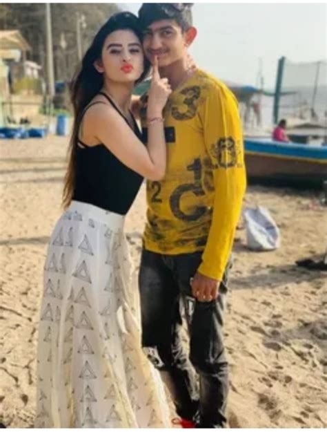Ankita Dave With Her Brother Viral Bxefriends