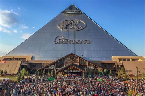 The Worlds Biggest Bass Pro Shop A Visit To The Pyramid