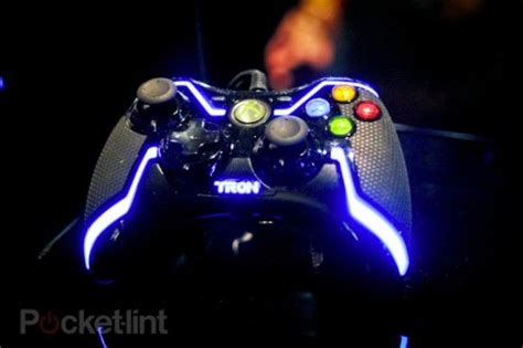 Glowing Tron Controllers For The Ps3 Wii And Xbox 360 Games Geek