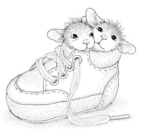 Search through 52583 colorings, dot to dots, tutorials and silhouettes. House Mouse Coloring Pages at GetColorings.com | Free printable colorings pages to print and color