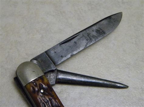 These superb knives should be prominently featured in any collectors display, but are also affordable and how to restore a vintage/antique pocket knife. Vintage E.C. Simmons Keen Kutter St. Louis MO Beautiful Bone Punch Blade 3 Backspring Whittler Knife