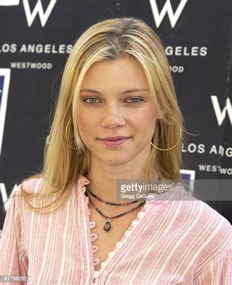 Amy Smart Images Photos And Premium High Res Pictures Getty Images