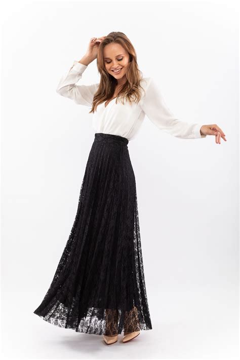 Lace Maxi Pleated Skirt Boutiqna