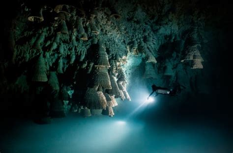 Brave Scuba Diver Shares Stunning Photos Of Mazes Of Underwater Caves