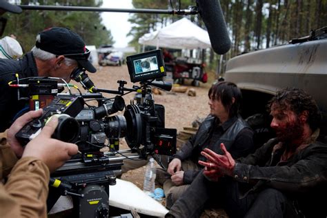 14 Great Behind The Scenes Photos From The Walking Dead Season 4