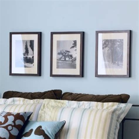 Different Ways To Hang Framed Artwork And Paintings Dengarden