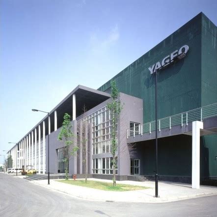 國巨股份有限公司（yageo corporation；股票代號：2327），台灣的電子元件製造商、第一家股票上市的被動元件廠，為全球領先的被動元件服務供應商，公司成立於1977年，其主要產品包括多層陶瓷電容器（mlcc）、鉭質電容 (tantalum capacitors)、晶片電阻（chip resistors）、無線元件（wireless components）等被動. 證交所公告國巨22日暫停交易 市場人士：可能為併購案 | 財經 | 新頭殼 Newtalk