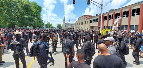 Black Militia Faces Off With Armed Right Wing Gang At Tense Louisville