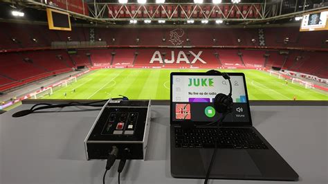 Nicolás tagliafico (ajax) header from the centre of the box is just a bit too high. Beluister Ajax - AS Roma live via Ajax Radio
