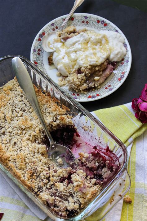 Mixed Berry Crisp Simple Sweets And Treats