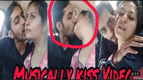 new viral tik tok musically couples kissing video viral kissing tik tok musically videos