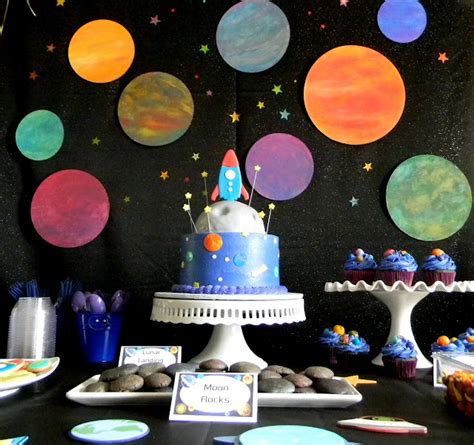 20 Ideas For A Fabulous Outer Space Party Spaceparty019 Photo