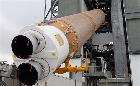 Raising The Atlas V Rocket Nasas Mars Exploration Program