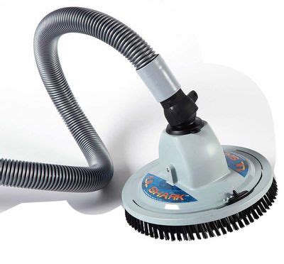 Le filtre à sable, fourni avec la piscine brossez le fond de votre piscine avec un balai de piscine. aspirateur piscine twister
