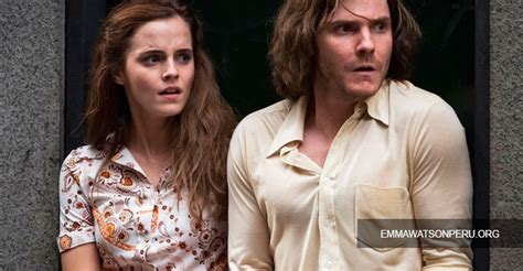 The emma watson/tom hanks tech thriller the circle, about a young woman who discovers the internet corporation she works for is plotting to engineer a global surveillance state, is being quietly dumped on netflix in the uk, without any advance promotion on the service's home page. Colonia YA en Netflix - Emma Watson Peru