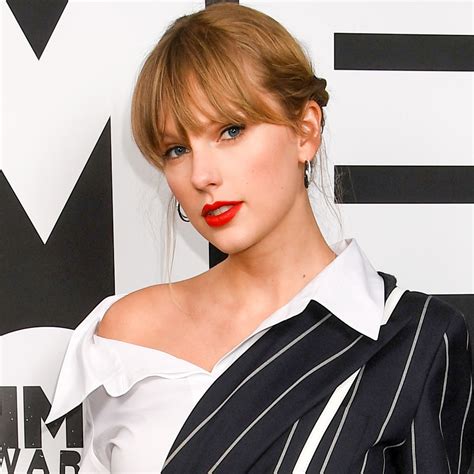Warum Taylor Swifts Red Lipstick Ära Beinahe Nicht Stattgefunden Hätte