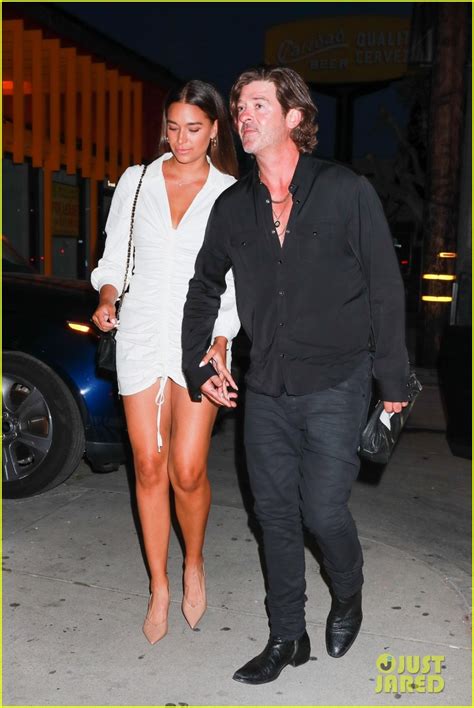 Robin Thicke And Fiancee April Love Geary Hold Hands On Date Night In Weho Photo 4778058 Robin