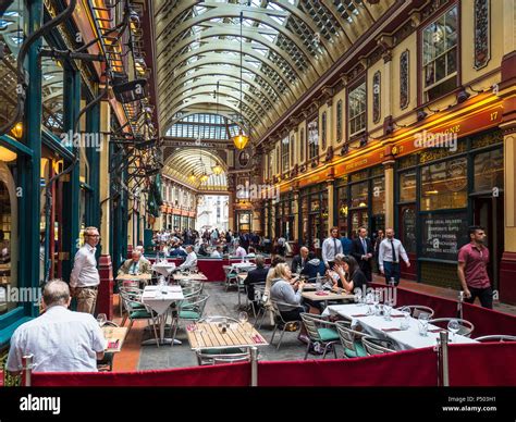 Leadenhall Market London City Workers Enjoy Food And Drink In London