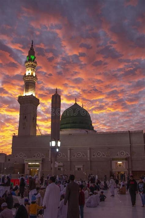 Al Masjid An Nabawi Mosque Beatuful Sunset Cloudy Medina Saudi Arabia