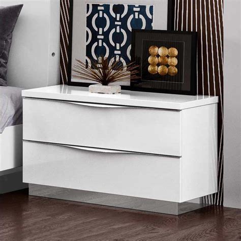 White Lacquer Finish Italian Bedroom Leona Modern Bedroom Furniture