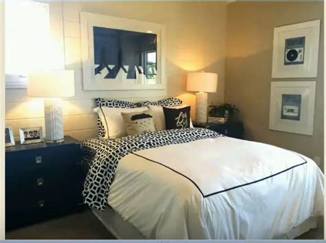 I also wouldn't put a rug down. Pin on Teen Rooms