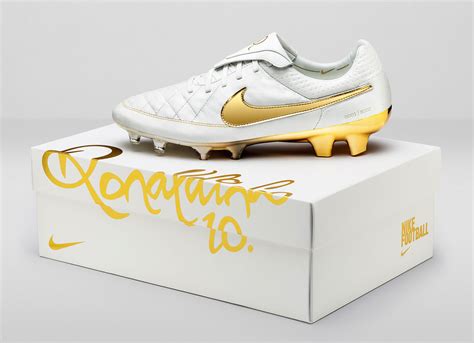 Nike Limited Edition Tiempo Legend Touch Of Gold Soccer Cleats