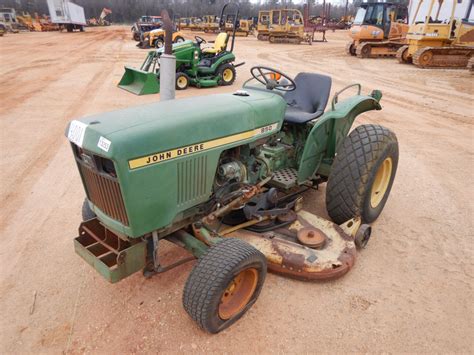 John Deere 850 Farm Tractor