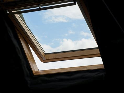Skylight Problems What To Do When Your Skylight Is Leaking Sunlux