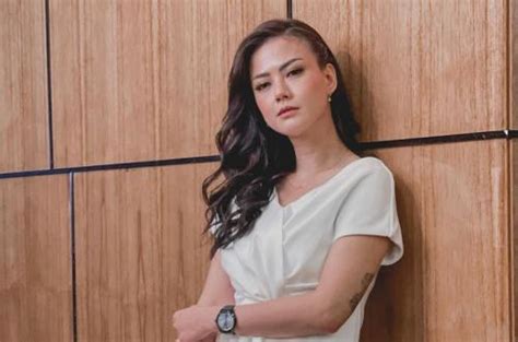 Profil Biodata Nita Gunawan Model Seksi Yang Digosipkan Dekat Dengan My XXX Hot Girl