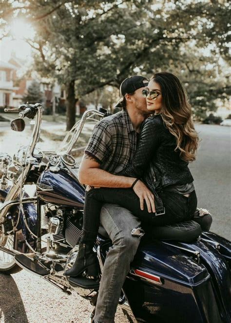 Pin By Hope On Harley Images Biker Photoshoot Biker Couple