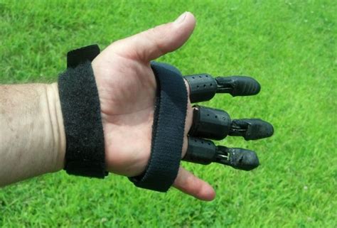 This project open source bionic prosthetic hand design by tgh(taiwan god hand). DIY Hero Deserves a Hand for 3D Printing His Own $100 ...