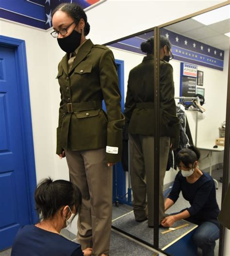 Us Armys Wwii Uniform Making A Comeback With First Issued