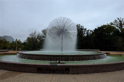 Red Bread Tie Houston Gus S Wortham Memorial Fountain