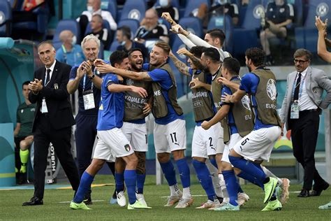 12 ответов 0 ретвитов 26 отметок «нравится». Euro 2020 : Italy beat Wales to claim all 9 points in group stages