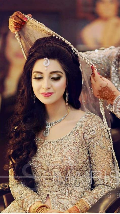 Pin By Vee On Bridal Dresses Pakistani Bridal Hairstyles Pakistani