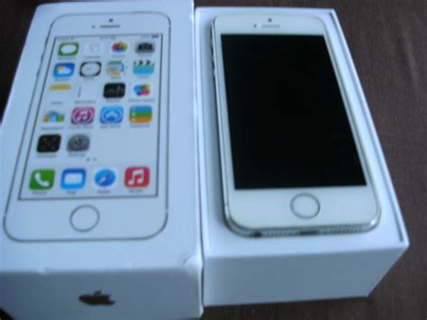 Apple Iphone 5s 16gb Whitesilver Original Box And Charger Used On