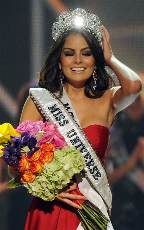 Esto Paso 2010 Ximena Navarrete Es Coronada Como Miss Universo 2010