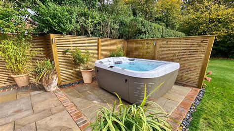 Best Small Hot Tub 2023 And Buyers Guide
