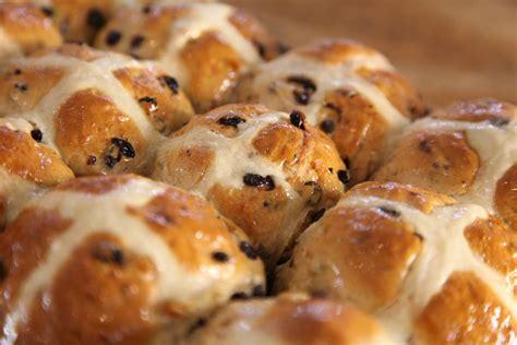 Hot Cross Buns Recipe Maggie Beer