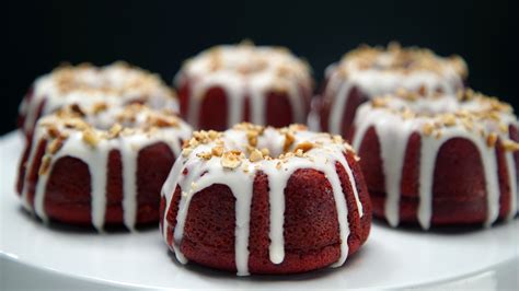 There are bundt cakes from scratch, with cake mix, with booze, fruits and so much more! mini bundt cake recipe