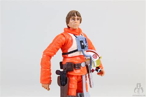 Review And Photo Gallery Star Wars Vintage Collection Vc44 Luke