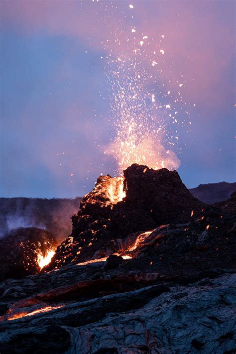 Dramatic Images And Film Document The Beauty Of Icelands Lava Flow
