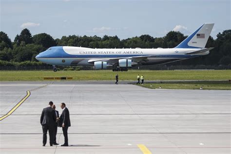 Government To Buy Two Commercial 747s For Presidential Aircraft