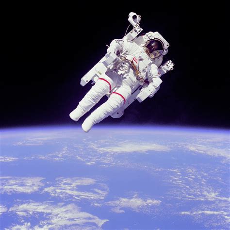 Fotos Gratis Solo Vehículo Flotador Solitario Astronauta Nasa