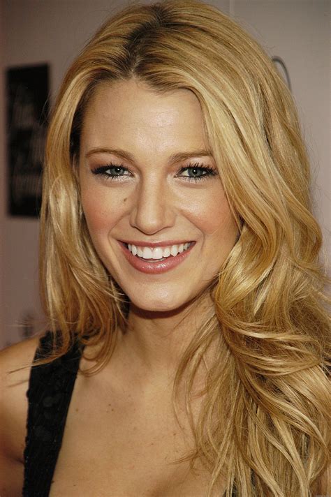 Blake Lively Wallpapers Images Photos Pictures Backgrounds